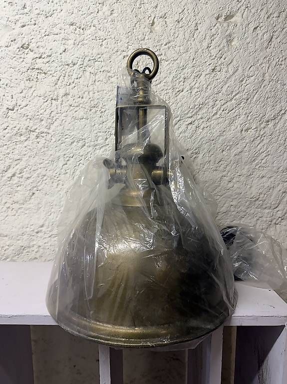 Lampade: Neue Lampe Farbe Gold – Nuovo e nell'imballaggio originale da Basel venduto da iraceci 2
