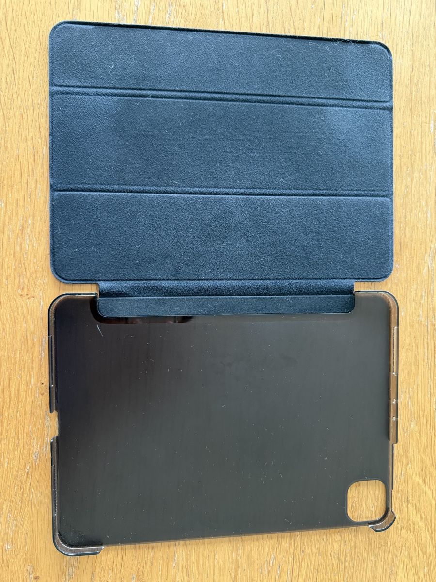 Covers & Borse: iPad pro 11’ 4gen Cover – Usato da Basel venduto da hil_wjv8 1