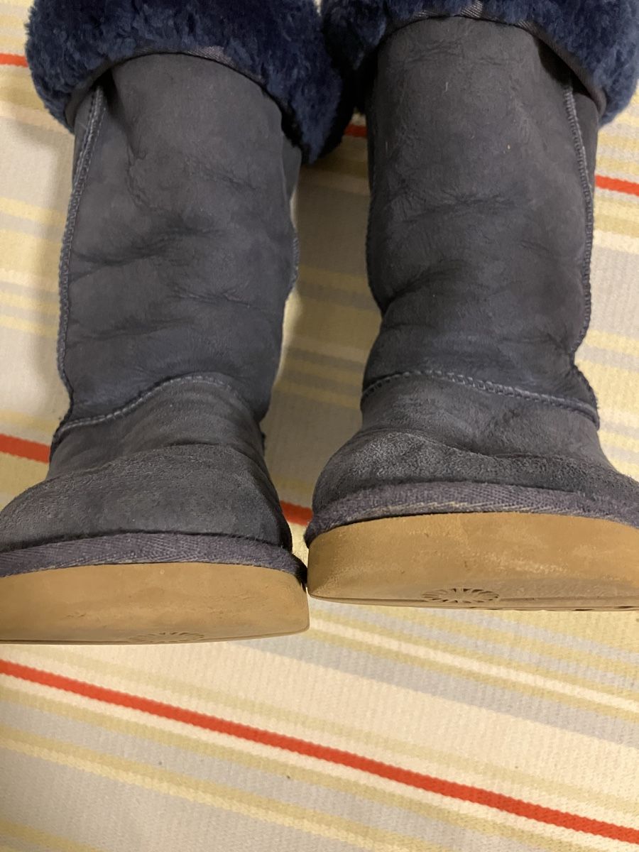 Ugg Scarpe da donna: Bottes UGG bleu marine 39 – Usato da Epalinges venduto da Tosca20 4