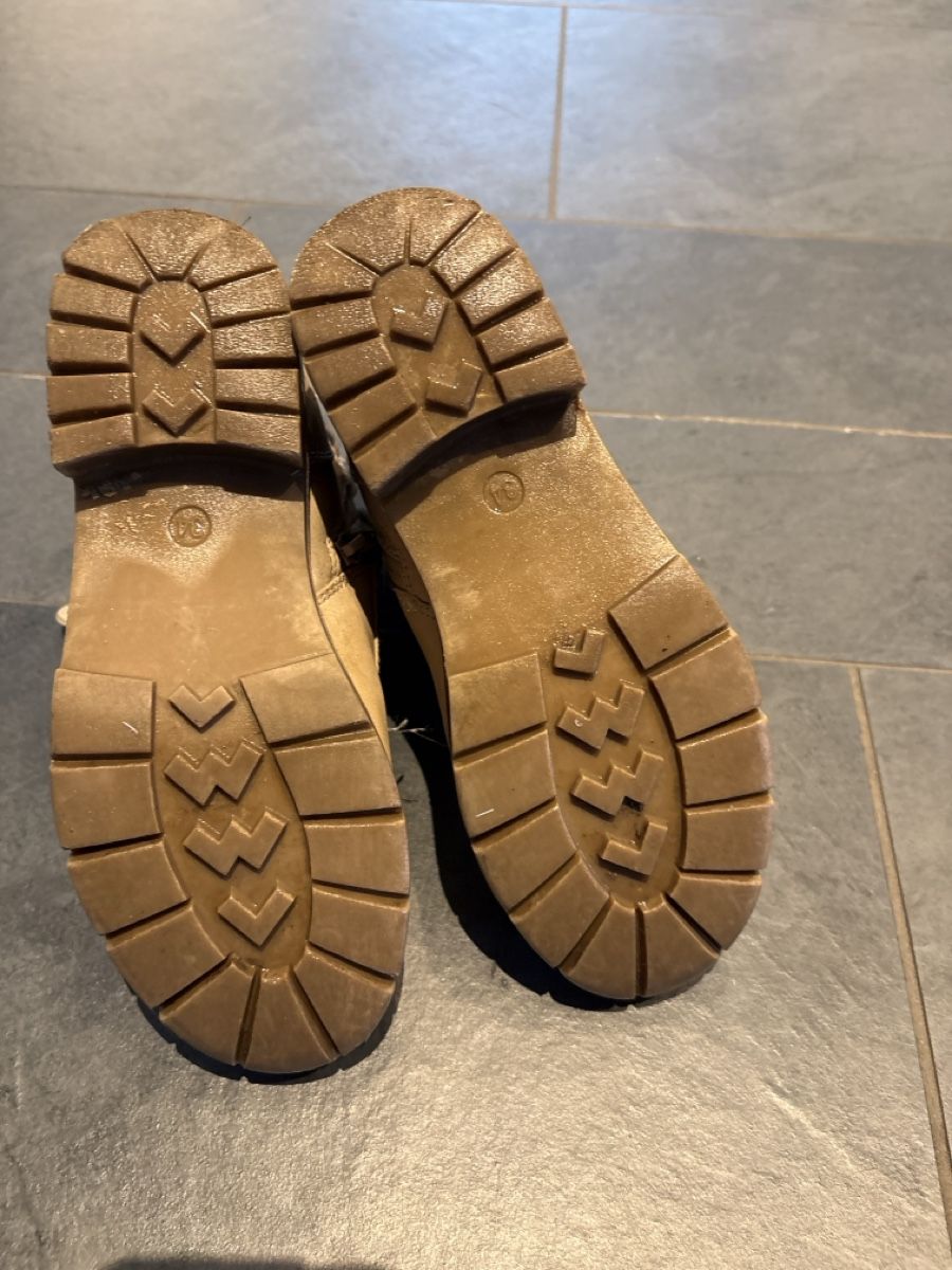 Dosenbach Schuhe für Mädchen: Stiefel – Gebraucht aus Spreitenbach von bea_wrh6 2