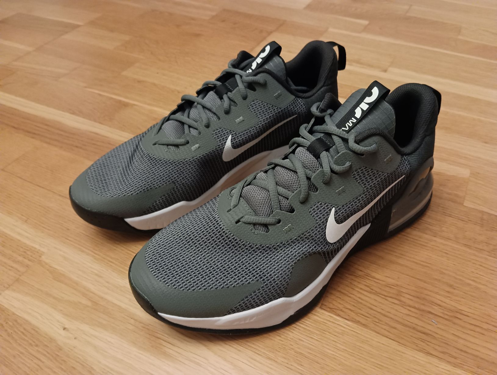 Nike Scarpe da uomo: NIKE AIR MAX ALPHA TRAINER 5 Grösse 45.5 – Nuovo e nell'imballaggio originale da Densbüren venduto da H-76 1