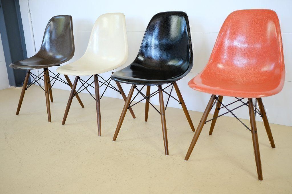 Herman Miller Sedie: Eames Fiberglas Stühle, Hermann Miller – Usato da Meinisberg venduto da atelier_TILIJA 1