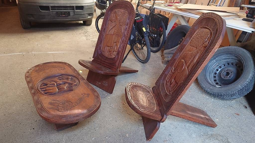 Tischset: Mobilier africain complet  table, chaises, tabouret, etc – Gebraucht aus Sion von Ariwal