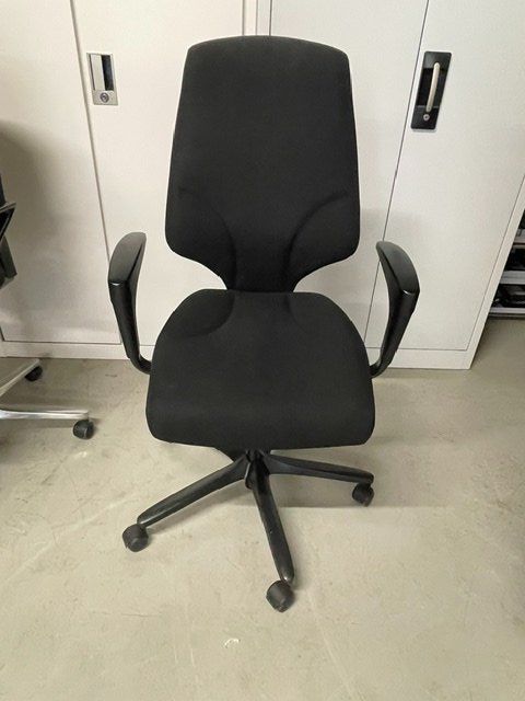 Giroflex Sedie: 2 Stück Bürostihl Giroflex G64 – Usato da Regensdorf venduto da OfficeExperts 2