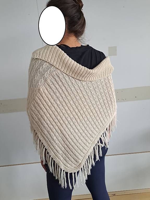 Altro in Moda donna: Gestrickter Poncho Creme/offwhite Fransen - Taille Unique – Usato da Winterthur venduto da ste_jhr6 1