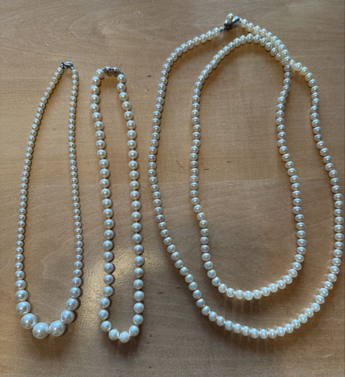 Ketten: 3 colliers de perles – Gebraucht aus Les Bayards von aout