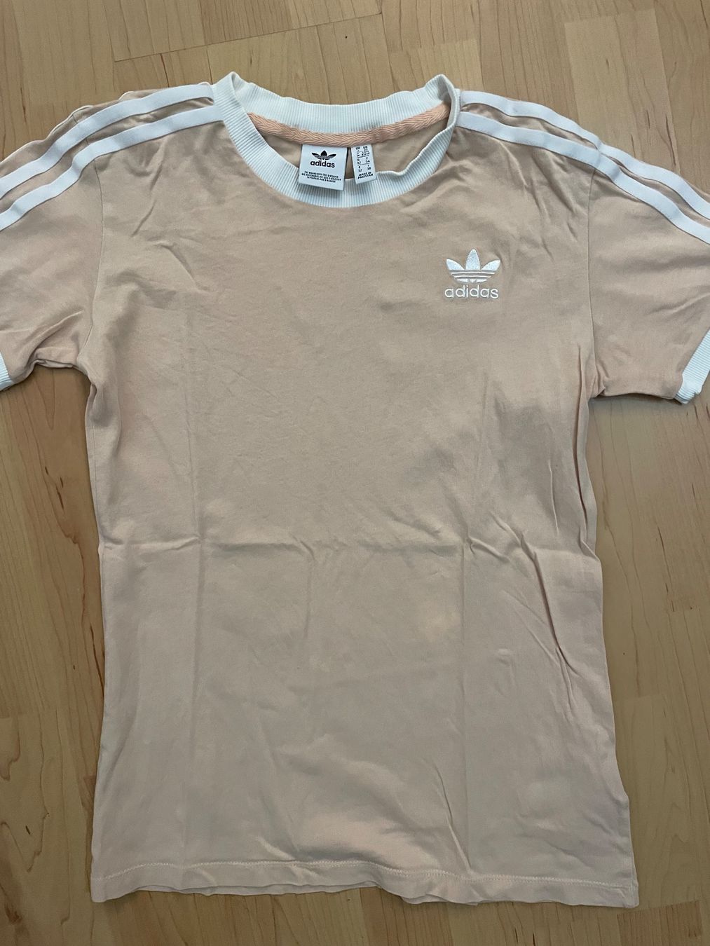Adidas T-shirt: Tshirt Adidas – Usato da Churwalden venduto da kim_ml2k