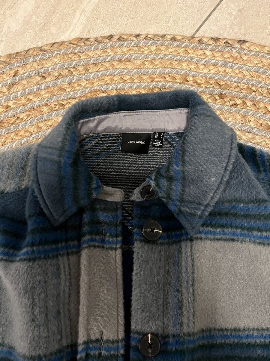 Vero Moda Gilet & Giacche senza maniche: VERO MODA Weste – Usato da Chur venduto da flaviavincenz 2
