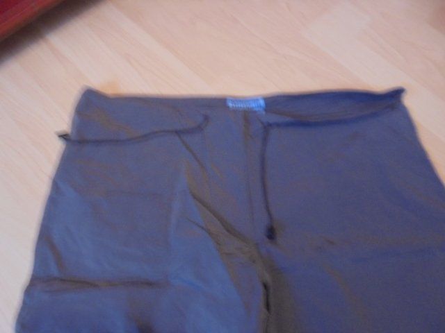 Hosen: Shorts grau, Gr. 46, NEU – Neu (gemäss Beschreibung) aus Hinwil von Glasperlen 2