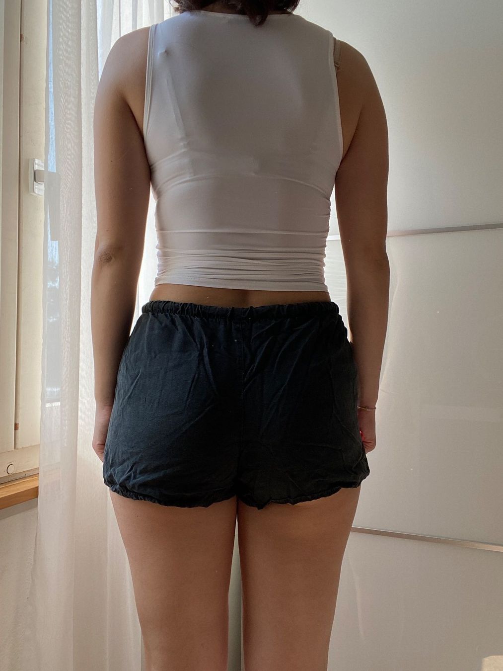 Brandy Melville Pantaloni: Schwarze Shorts von Brandy Melville, One Size – Usato da Zürich venduto da dedasiba 2
