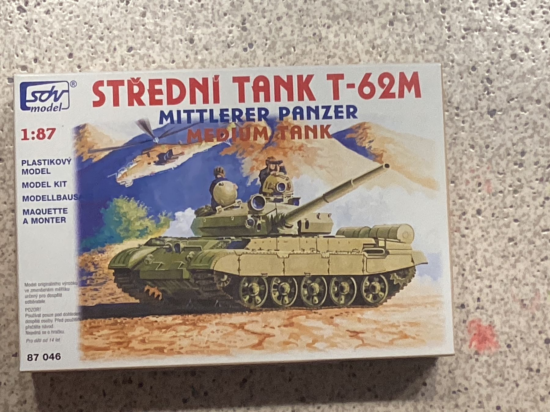 Kit di modellismo & Modellini statici: Modellbausatz T-62M Panzer – Nuovo e nell'imballaggio originale da Bülach venduto da BTDB