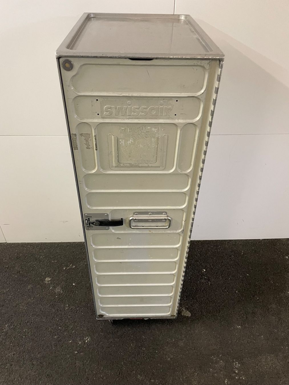 Swissair Sonstiges zu Aviatik: Swissair Trolley – Gebraucht aus Dällikon von buyandbehappy