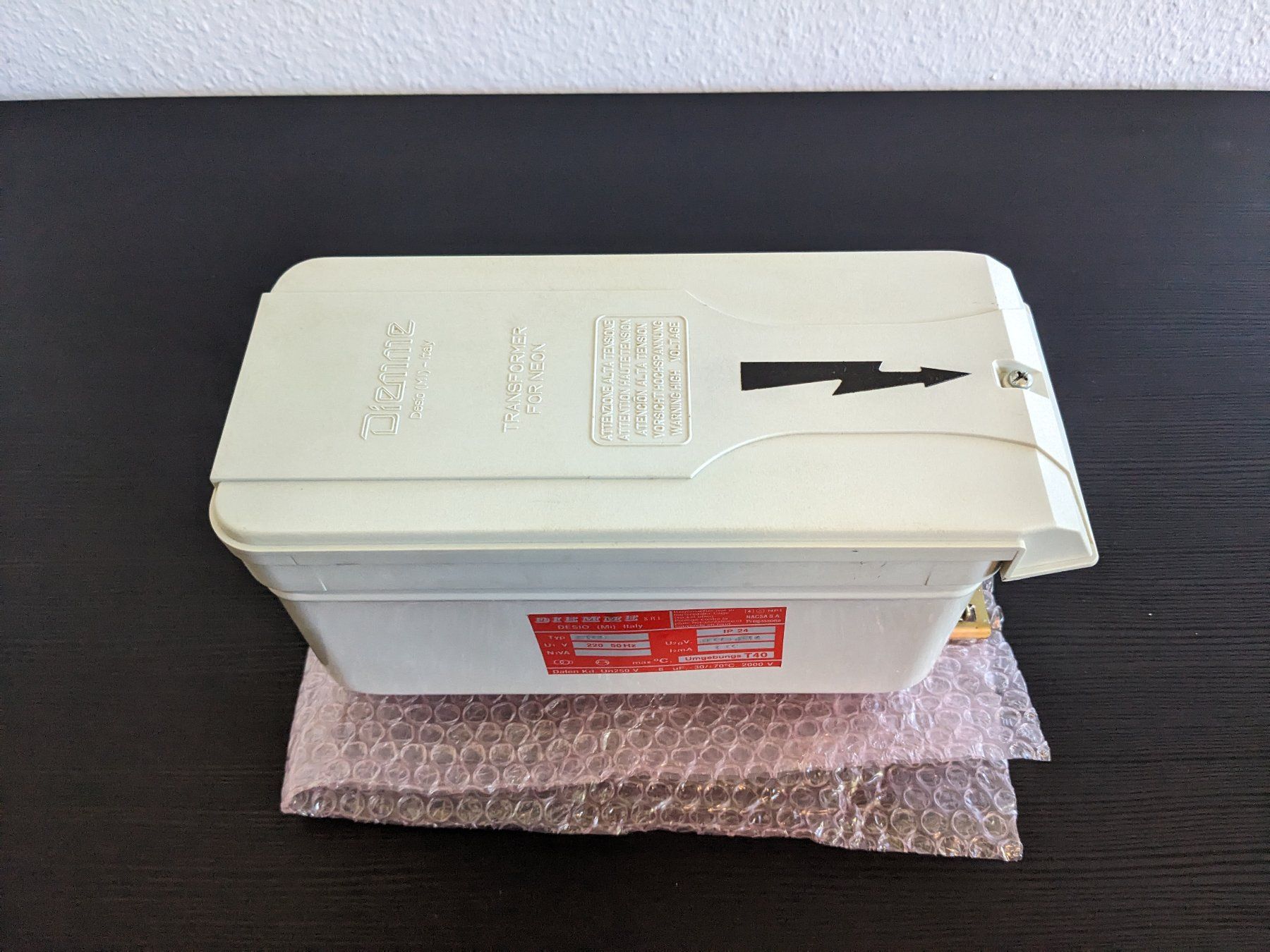Composants électroniques: Hochspannung Transformator – D'occasion à Niederweningen par TrustedFinds