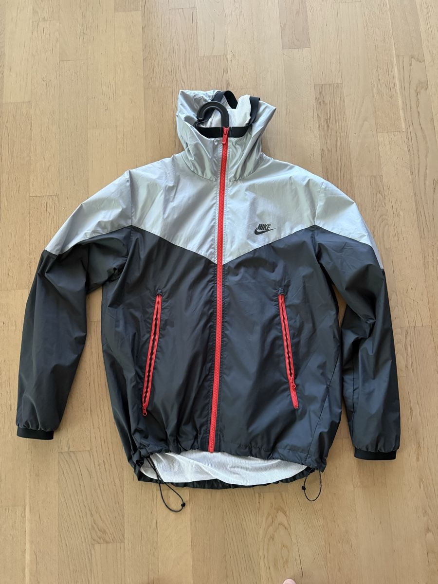 Nike Giacche: Nike Windrunner / Windbreaker Jacke – Gr. M, gebraucht – Usato da Au SG venduto da raphtron