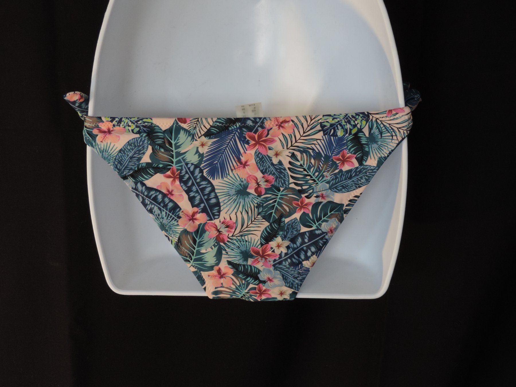 Costumi da bagno & Bikini: culotte de maillots de bain fleurs exotiques – Usato da Genève venduto da Axelle333 4