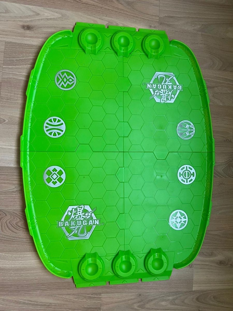 Giochi: Bakugan inkl. Karten mit Battle Arena – Usato da Törbel venduto da man_2n22 2
