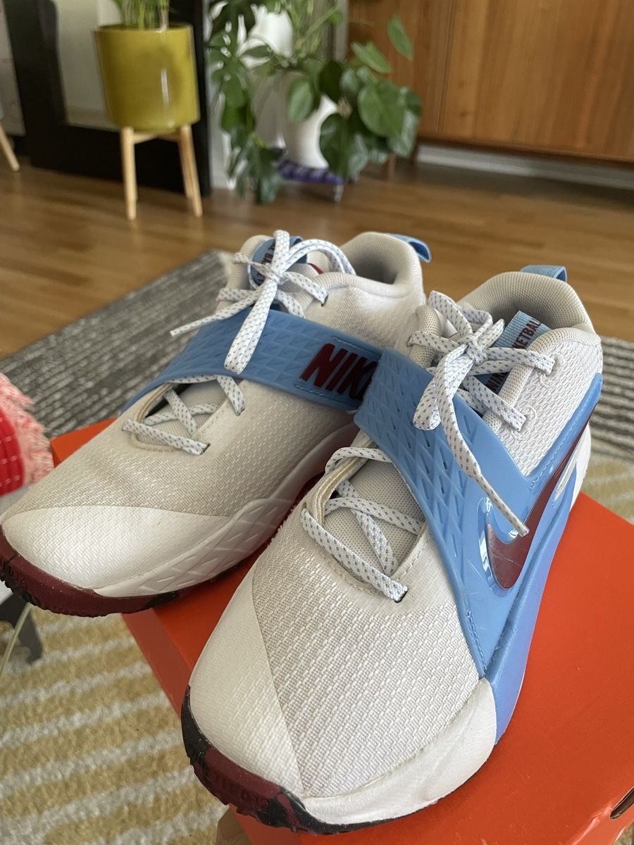 Nike Scarpe per ragazzi: Nike Performance Schuhe Gr.36 – Usato da Schliern b.Köniz venduto da Nikk0tin 2