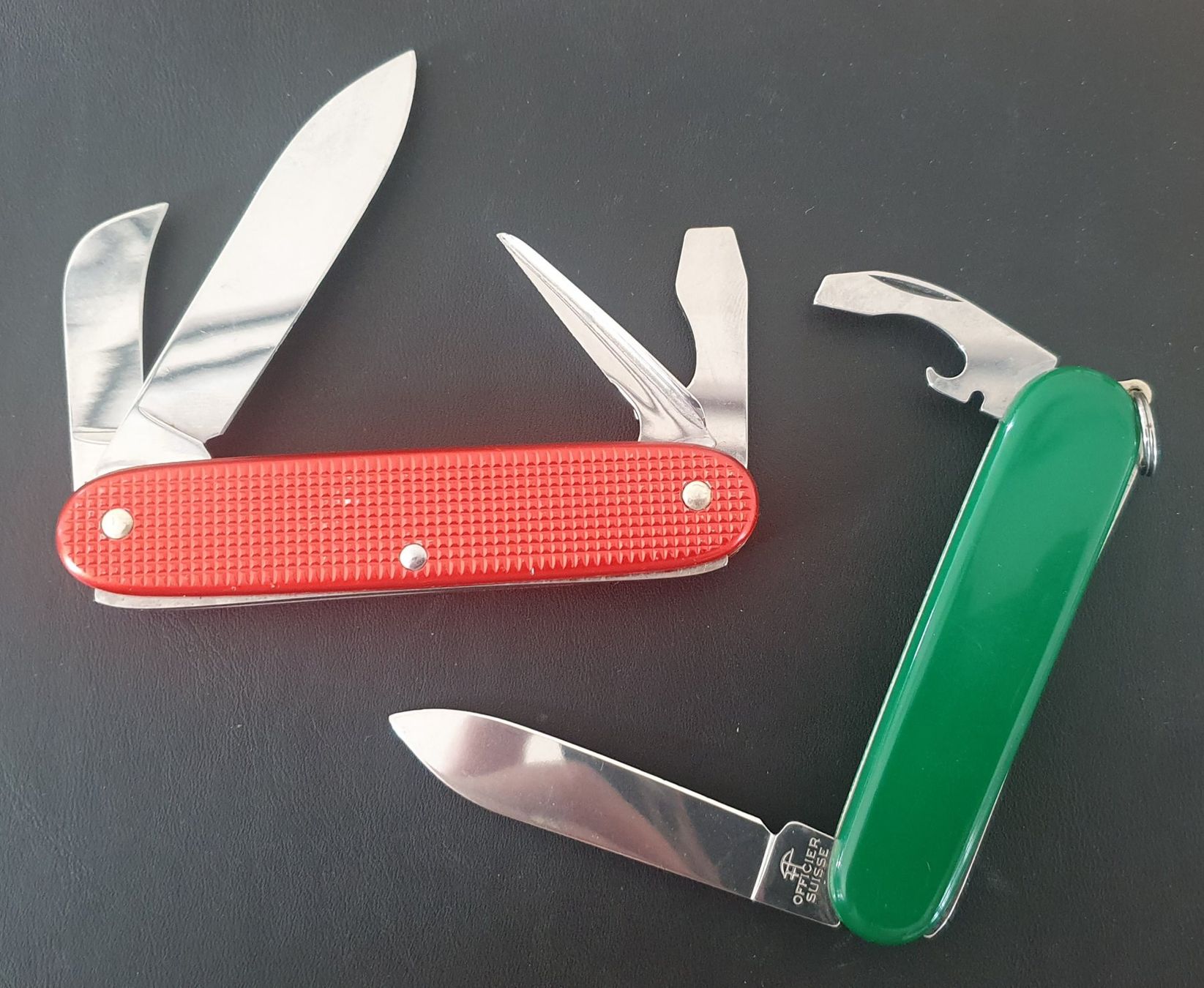 Victorinox Taschenmesser: 3 Victorinox Sackmesser mit Logo – Gebraucht aus Härkingen von MarianneSi 3