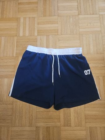 Shorts Valueall blau weiss Grösse L ungetragen