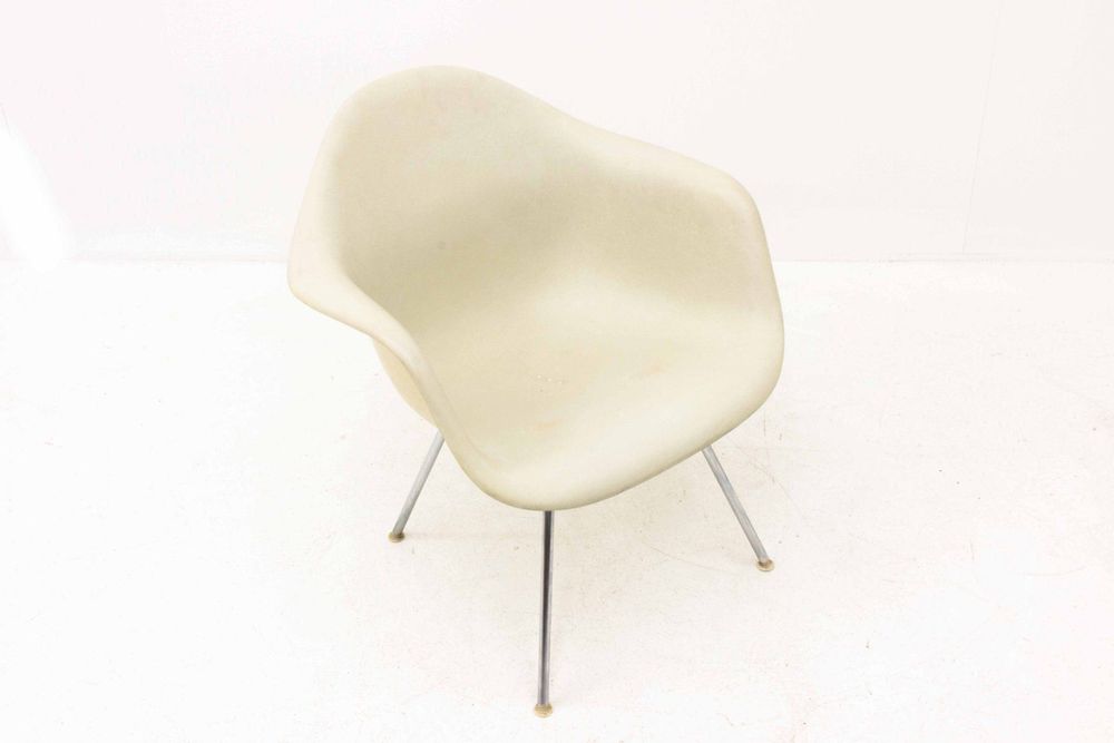 Eames Fiberglas Armchair von Vitra Kaufen auf Ricardo