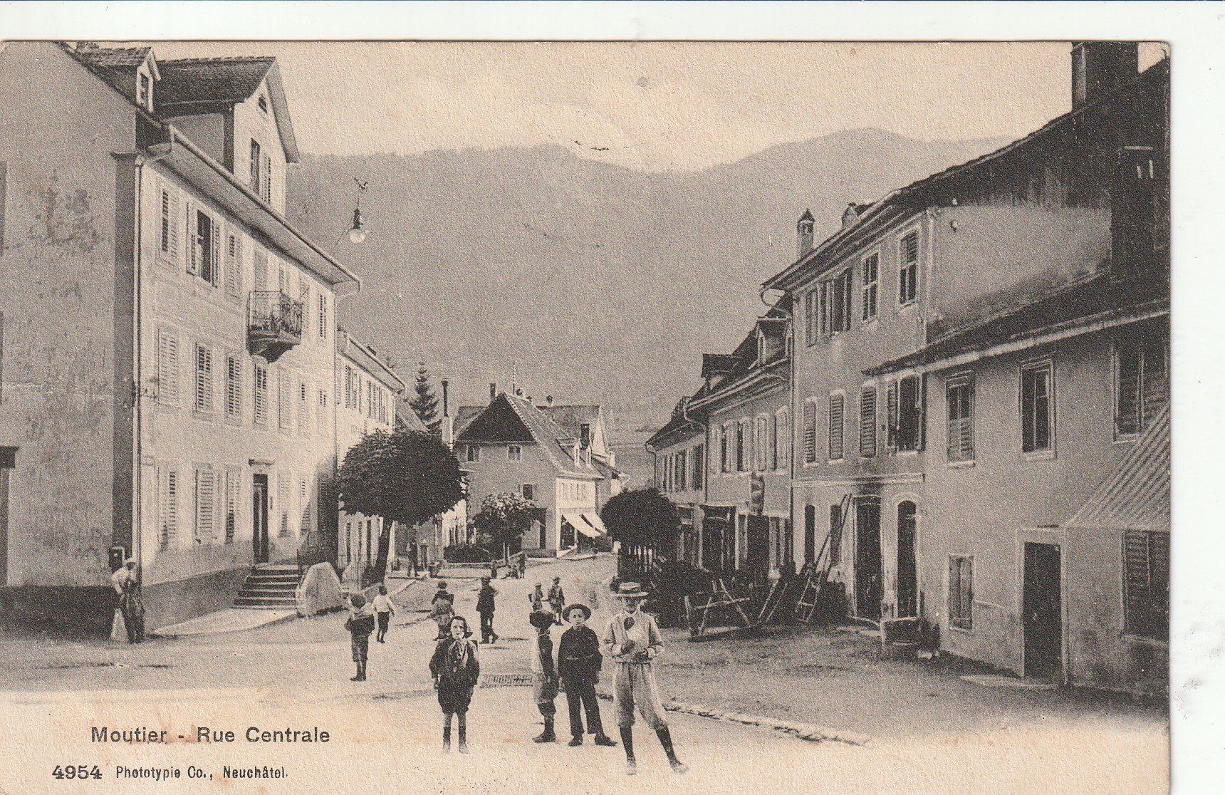 Cartoline postali: Seltene Ansichtskarte Moutier Rue Centrale mit Stempel 1907 – Usato da Rupperswil venduto da Ema10