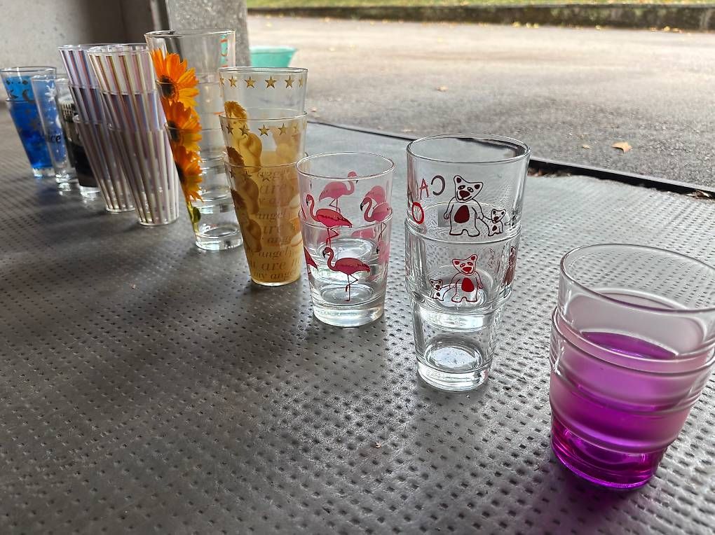 Bicchieri: Séries de verre en parfait état – Nuovo (secondo la descrizione) da Lausanne venduto da sab_d2cq 1