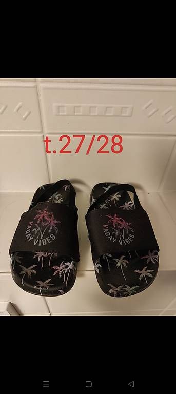 Scarpe per ragazzi: Chaussures de piscine enfant  – Usato da fribourg venduto da pegalex