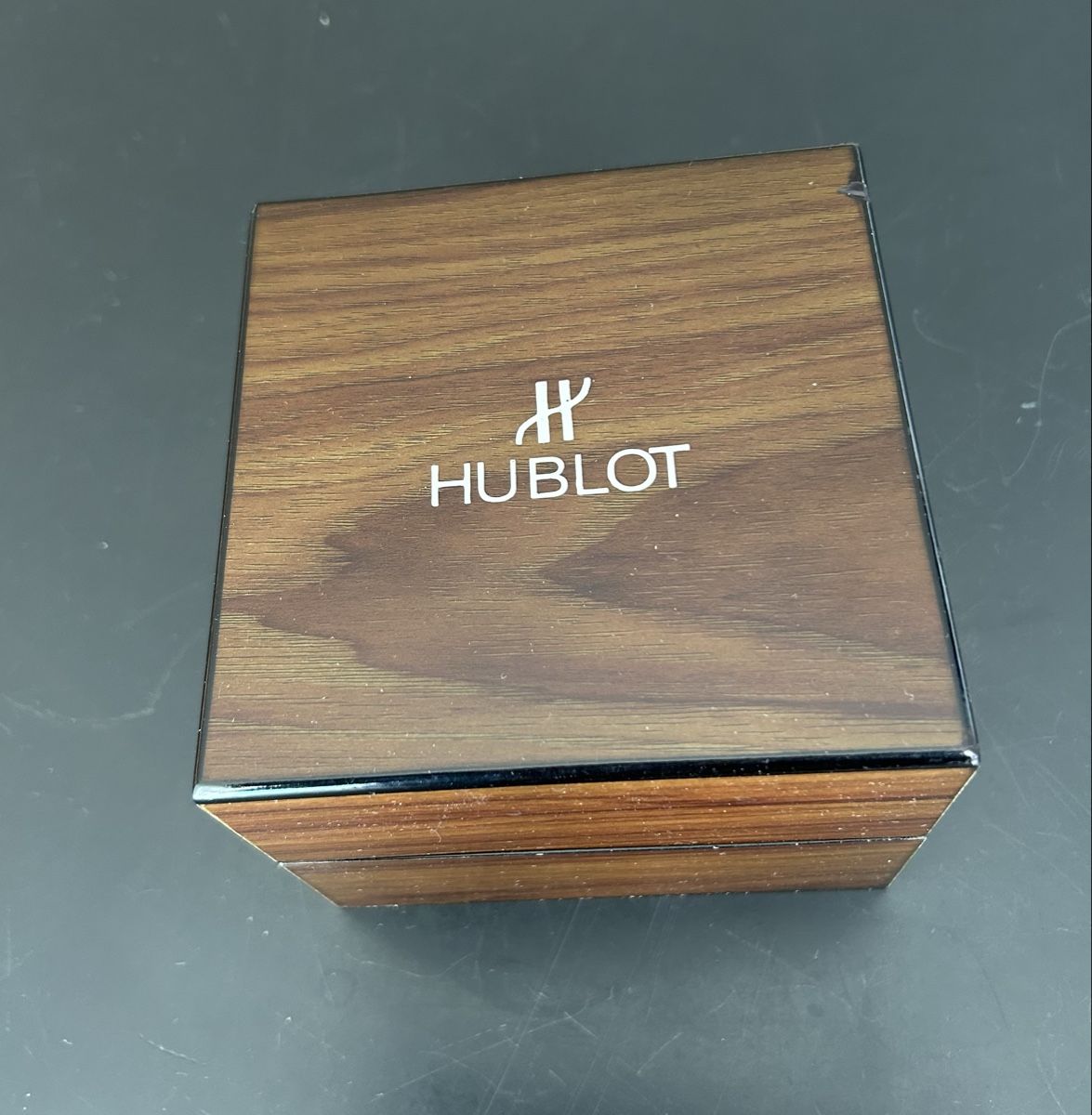 Hublot Orologi: HUBLOT UHRENBOX – Usato da Zumikon venduto da tuna007