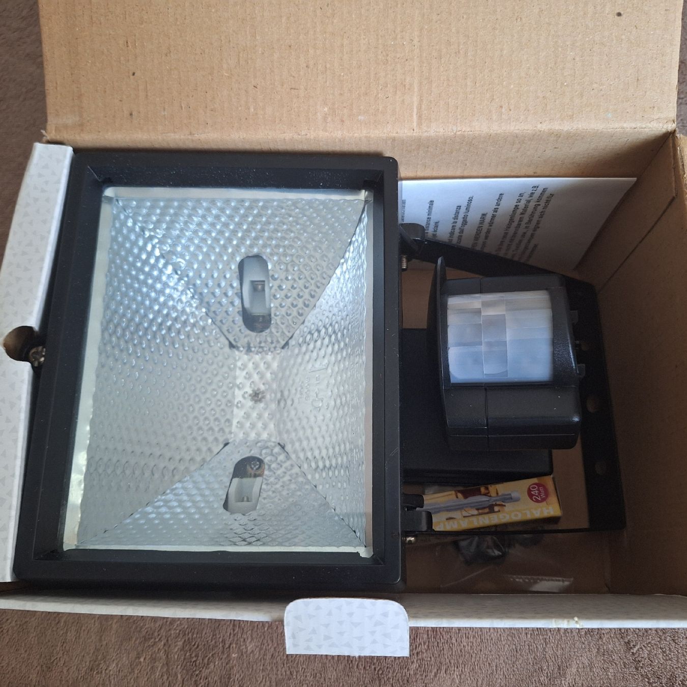 Lampes: Halogen Lampe mit PIR Sensor (2) – Neuf (Voir description) à Winterthur par Goldpipau 3