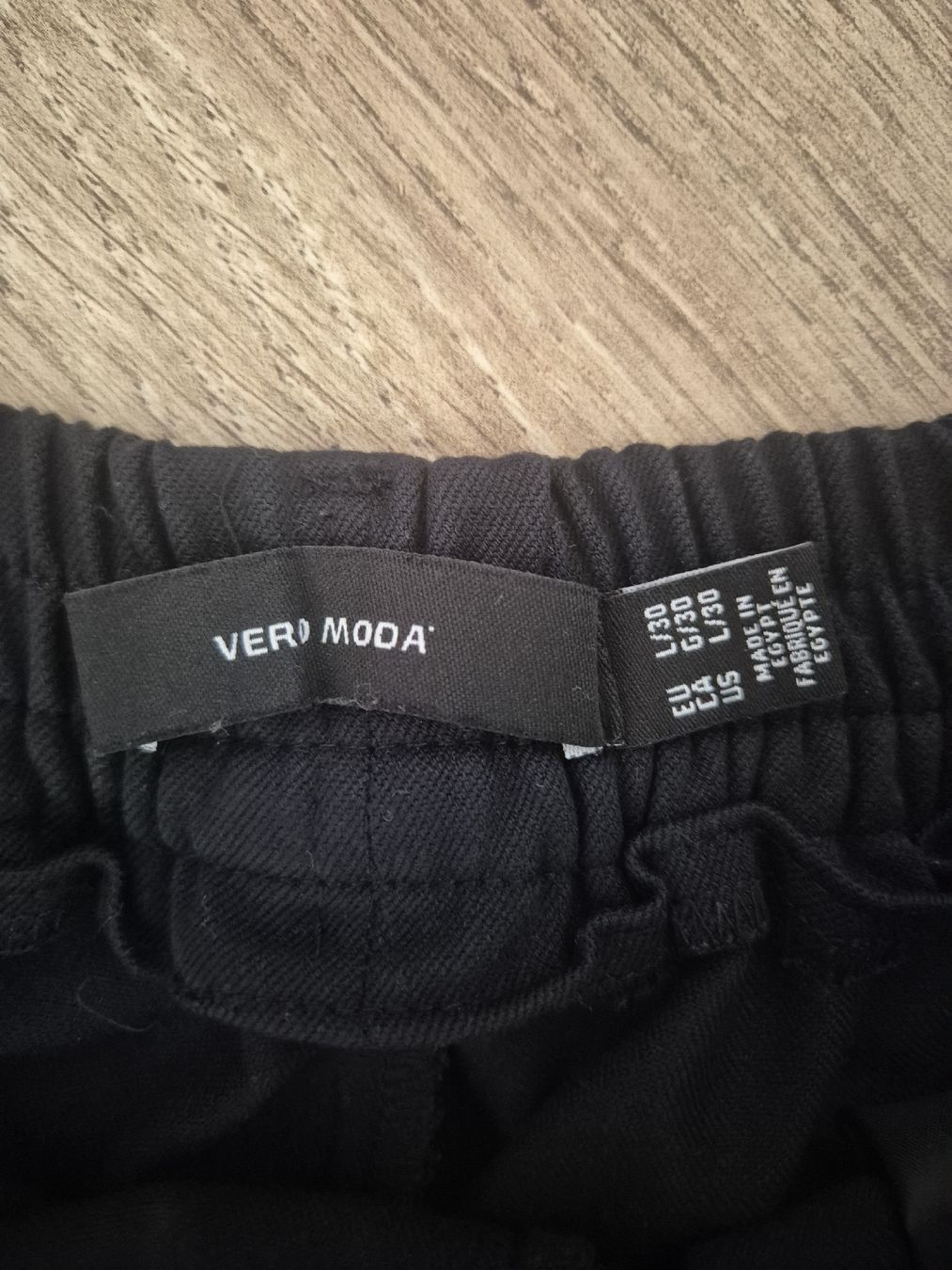 Vero Moda Pantalons: Damen Hose schwarz Grösse L/30  – D'occasion à Reinach BL par NeuEntdeckt 1