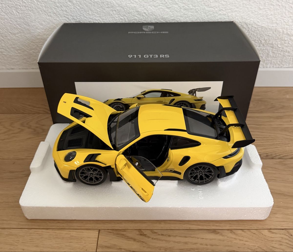 Porsche Modellautos: Porsche 911 GT3 RS (992) – Neu (gemäss Beschreibung) aus Heerbrugg von Bnielliyedi 4