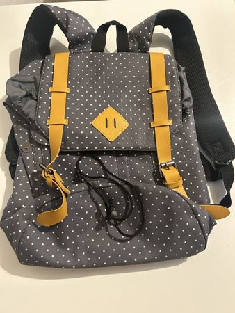 Sac à dos gris à pois blancs 