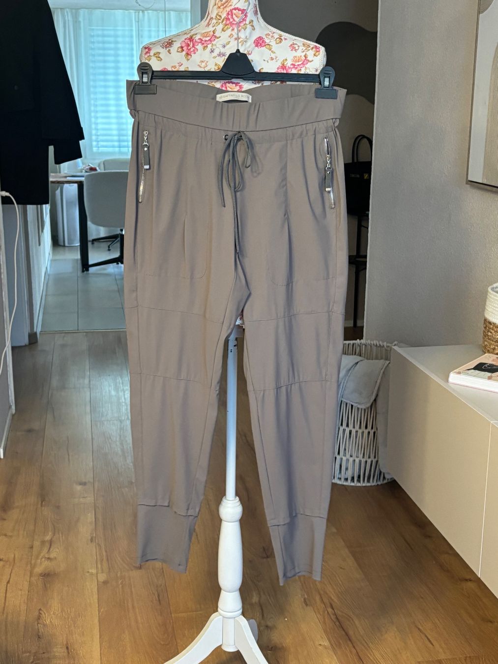Raffaello Rossi Pantaloni: Raffaello Rossi Trousers – Usato da St. Margrethen SG venduto da dijanaO 4