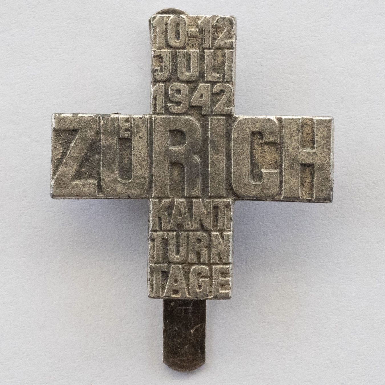 Plaketten & Abzeichen: Kant. Turntage Zürich 1942 – Gebraucht aus Rotkreuz von Swiss-Coins
