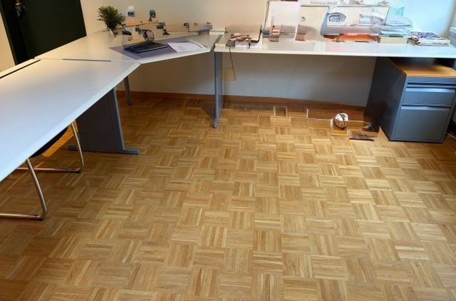 Scrivanie: Hochwertige Büro Möbel – Usato da Oberbuchsiten venduto da Ejustine 2