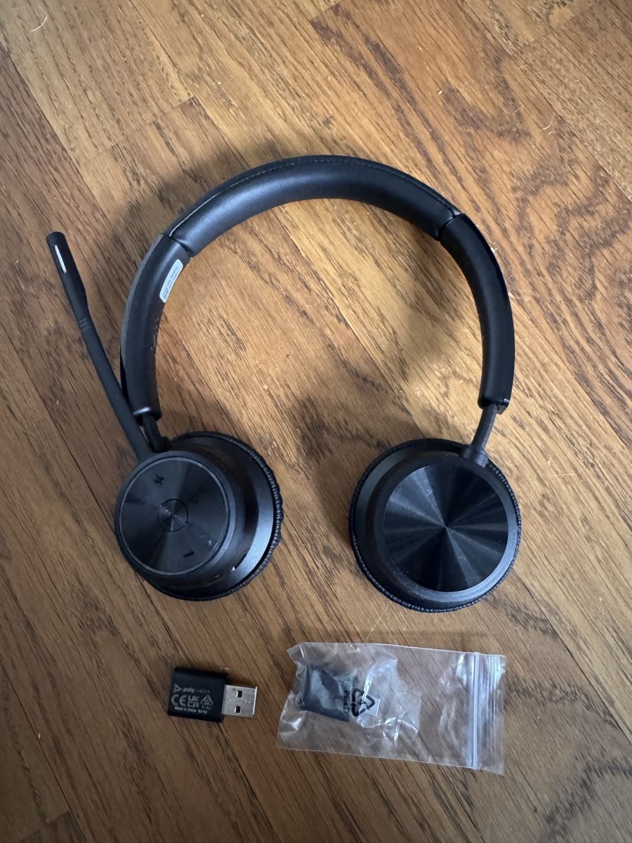 Kopfhörer: Poly Headset – Gebraucht aus Langnau i. E. von julia1608