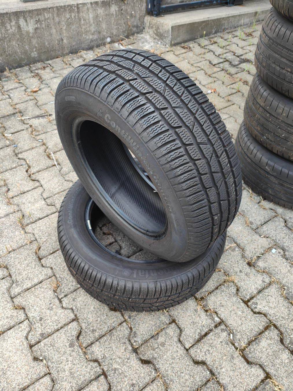 Continental Pneumatici & Ruote complete: Winterreifen 215/60 R16 – Usato da Oberengstringen venduto da Reifen-Lagerverkauf
