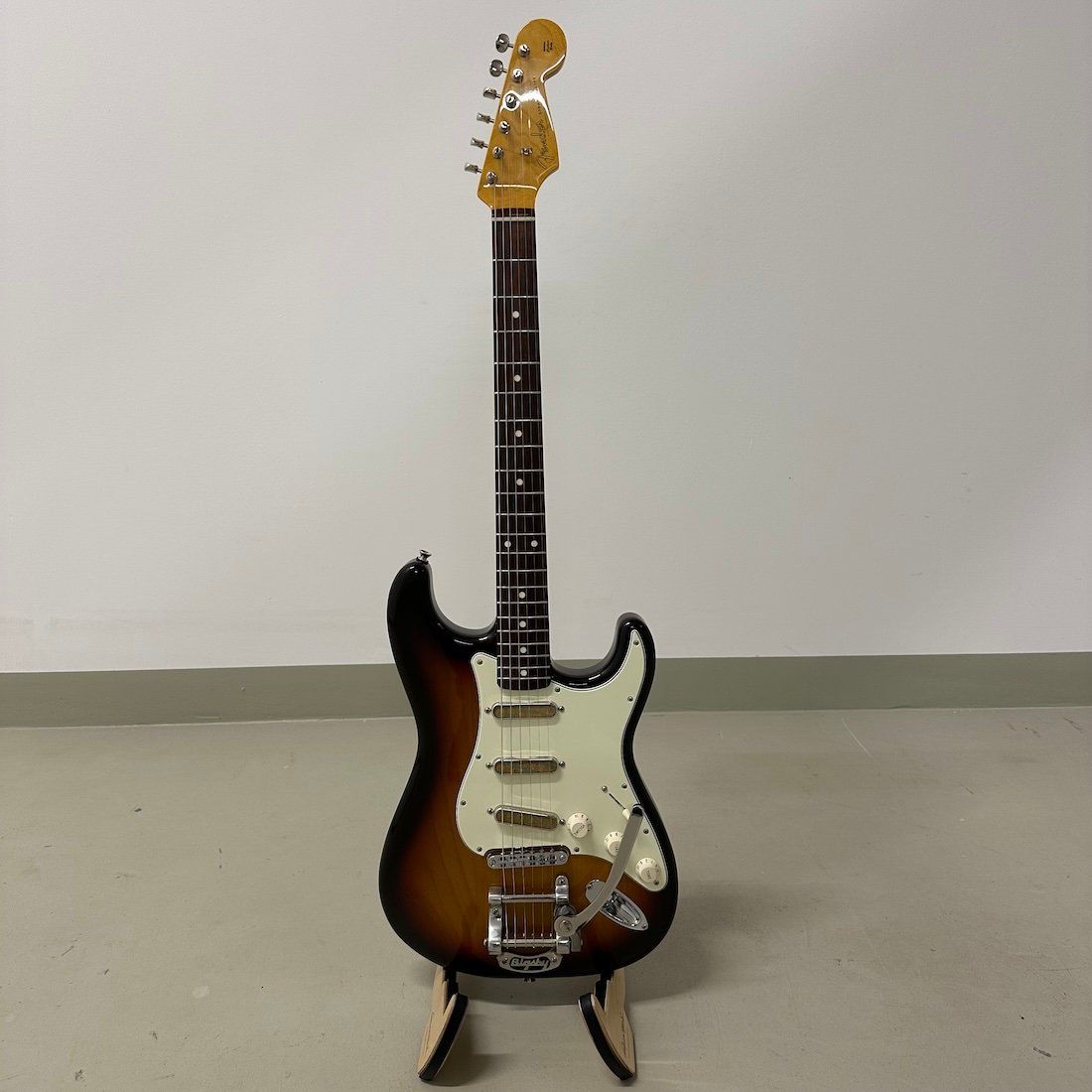 Fender Strumenti musicali: Fender Gold Foil Stratocaster mit Bigsby – Usato da Muri b. Bern venduto da hankstore
