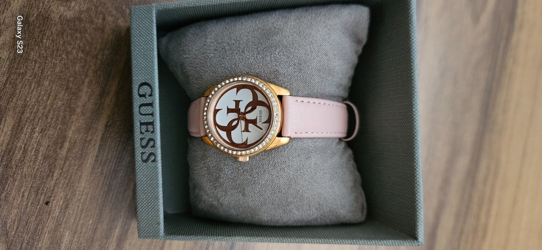Guess Uhren: Guess Uhr neuwertig – Gebraucht aus Sirnach von Degida