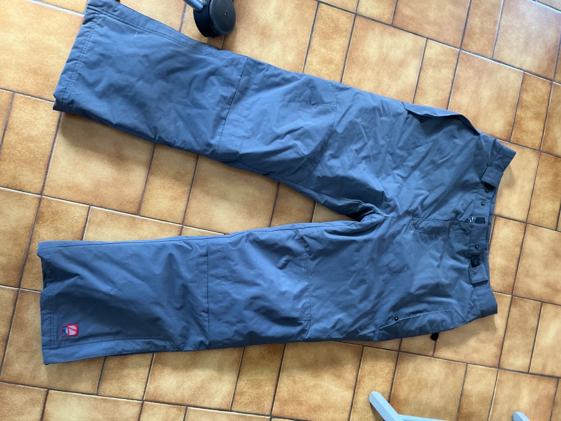 Skateboards: Pantalon ski longboard Taille L – Usato da Veyrier venduto da kimedovapa