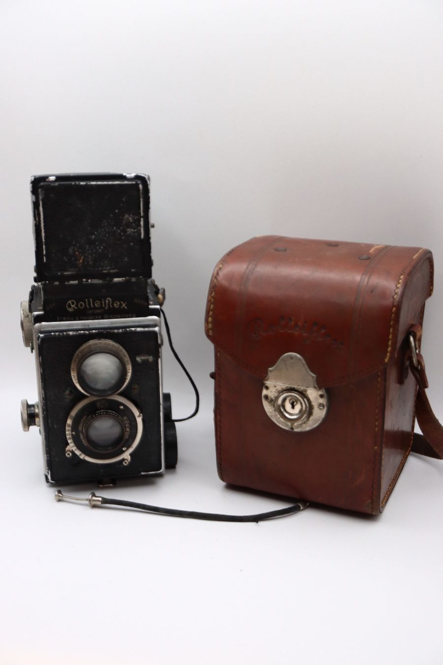 Rollei Fotocamera: Rolleiflex Old Standard Kamera mit Ledertasche 1932 – Usato da Zürich venduto da KE-Sales