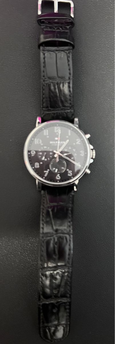 Tommy Hilfiger Uhren: Elegante Tommy Hilfiger Herrenuhr – Gebraucht aus Bettlach von Mrsdelux 1