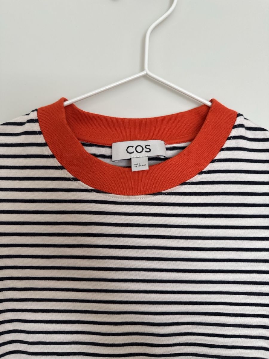 Cos T-shirt: Cos Shirt – Usato da Luzern venduto da LauraLynnMeier 1