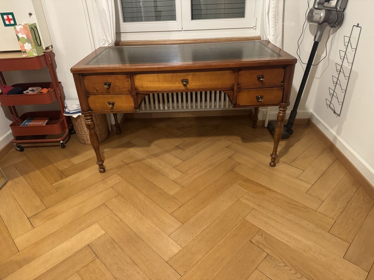 Schreibtische: Antiker Bürotisch – Gebraucht aus Basel von Lorenzo_Basel4055