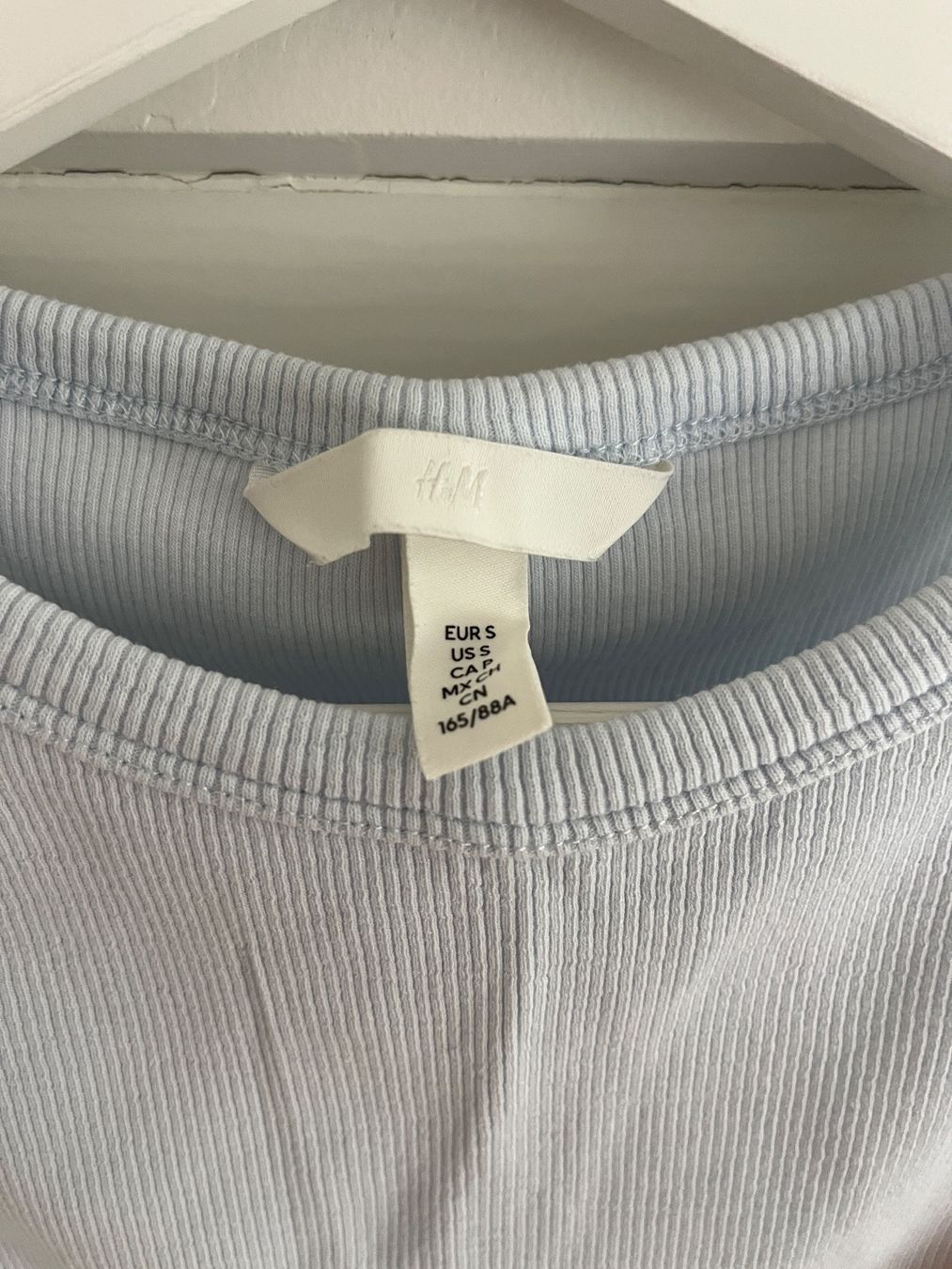 H&M Tops: H&M Tanktop Damen Hellblau Gr. S – Gebraucht aus Zürich von bretxo 1