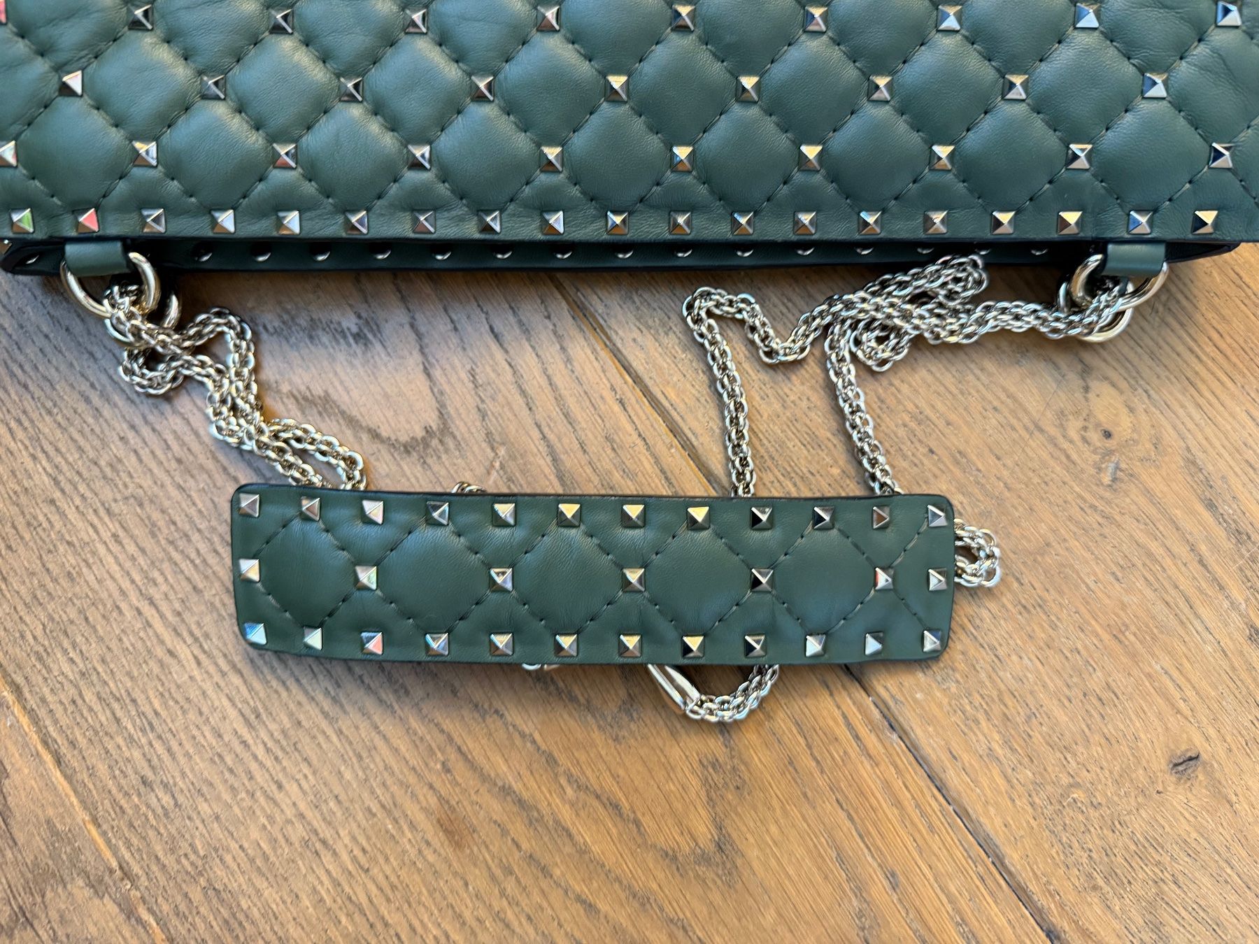Valentino Borse da donna: Valentino Garavani Rockstud Schultertasche – Nuovo (secondo la descrizione) da Freienbach venduto da GerSe019 4