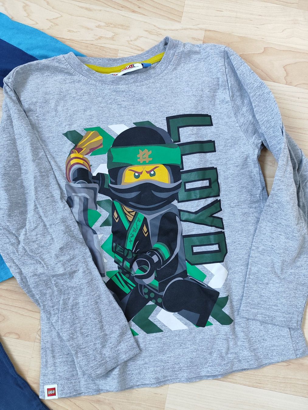 Lotti & Set di vestiti: 3 coole Langarmshirts Gr. 128 – Usato da Seon venduto da Mandes1 1