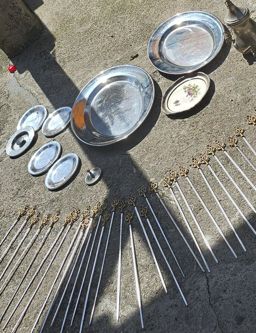 Komplettküchen: Grillspiess-Set & Servierteller - Bereit fürs Grillfest! – Gebraucht aus goldach von siwem 1