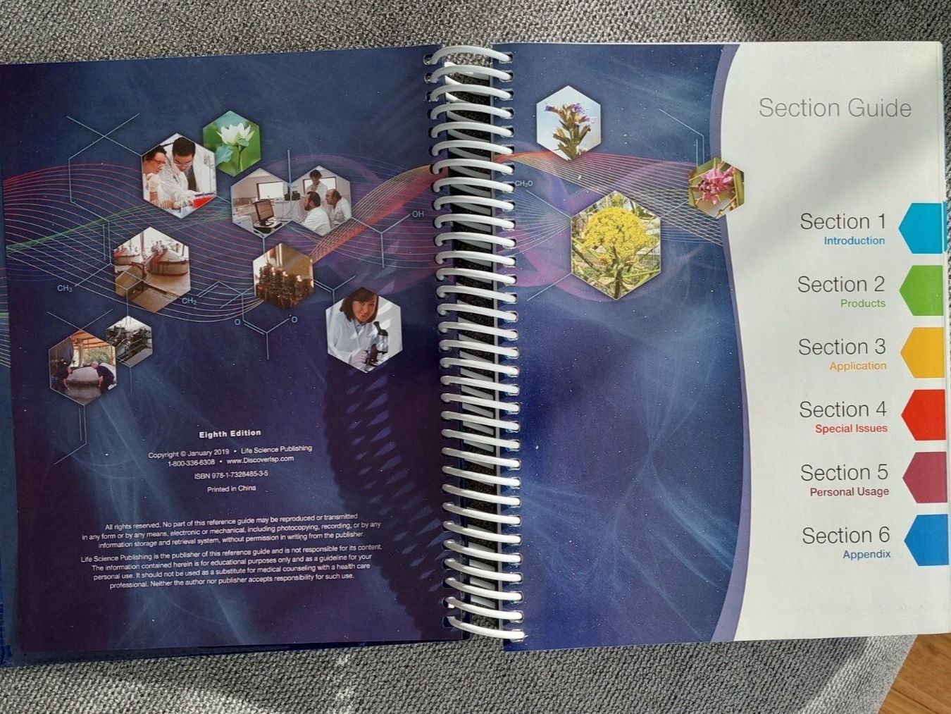 Libri: Buch ätherische Öle – Young Living Reference 2019 – Nuovo (secondo la descrizione) da St. Gallen venduto da Ammora