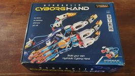 Main de cyborg